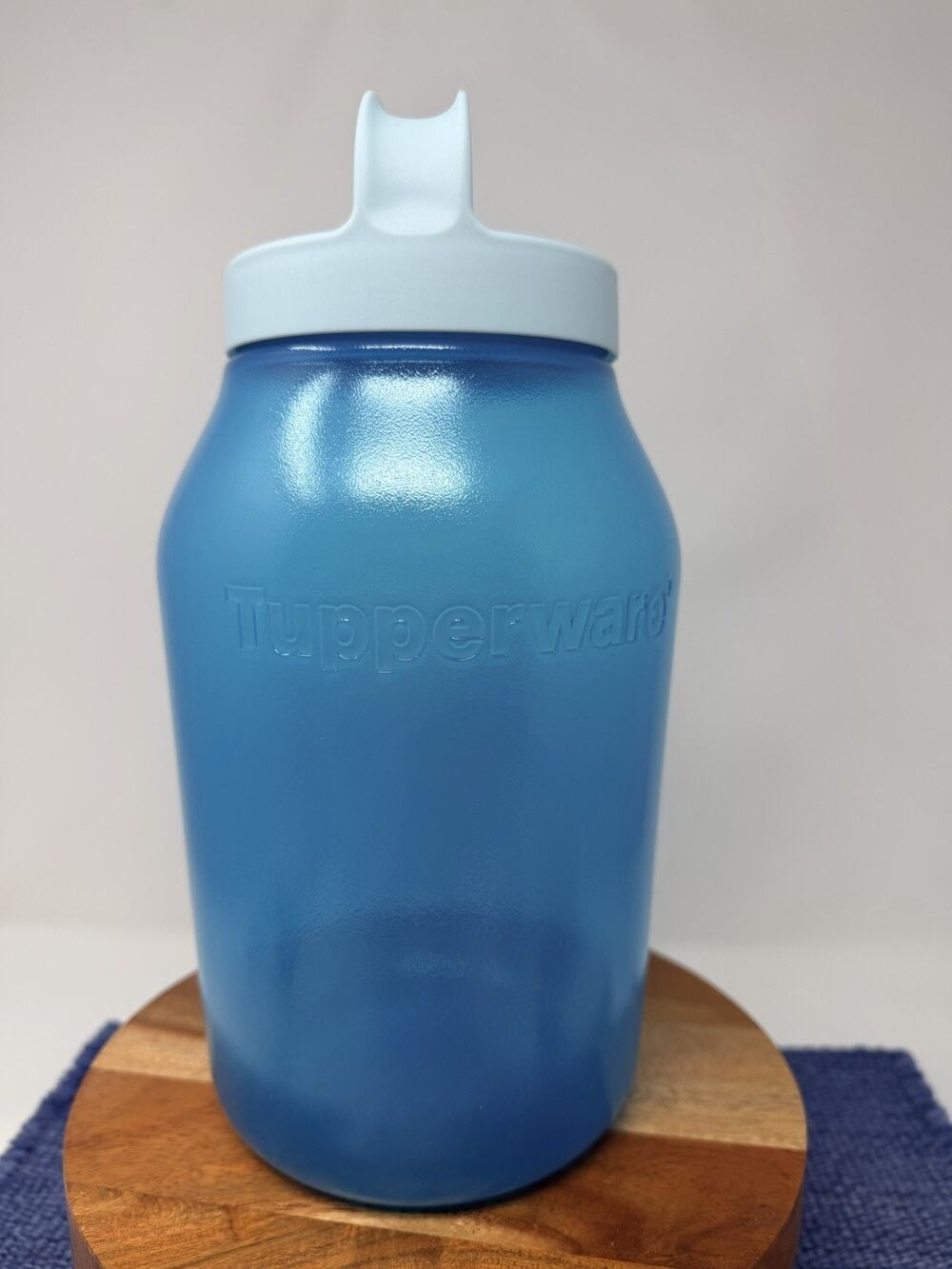 Tupperware XL Universal Jar 12 Cup 3 Qt. 3 L Jug Travel Food Storage Blue Aqua